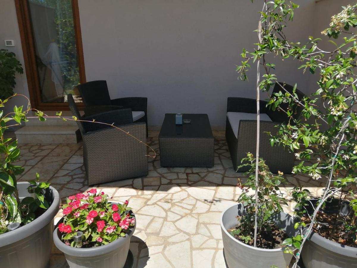 Apartments And Rooms Lorena 236 Rovinj Bagian luar foto