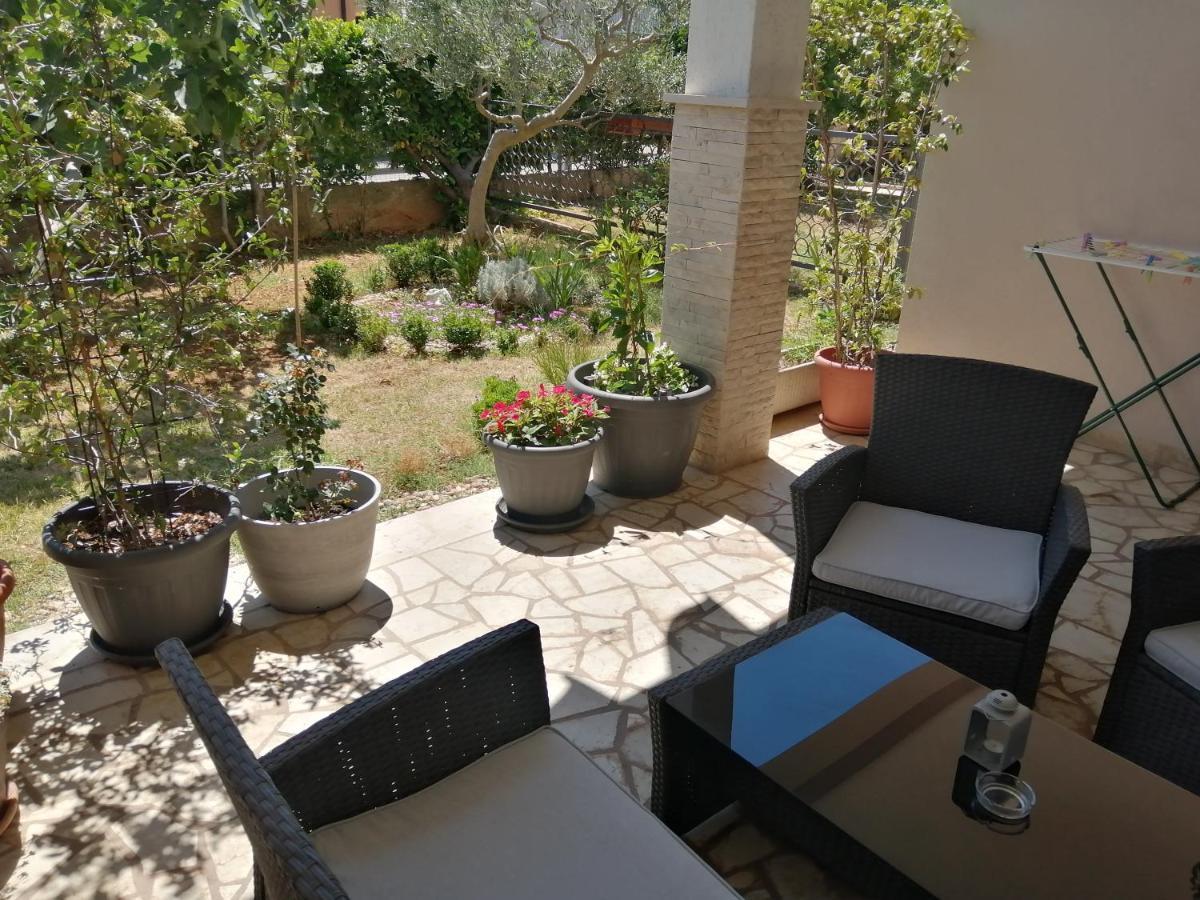 Apartments And Rooms Lorena 236 Rovinj Bagian luar foto