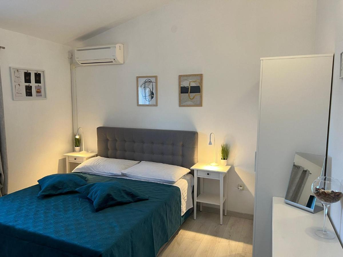 Apartments And Rooms Lorena 236 Rovinj Bagian luar foto