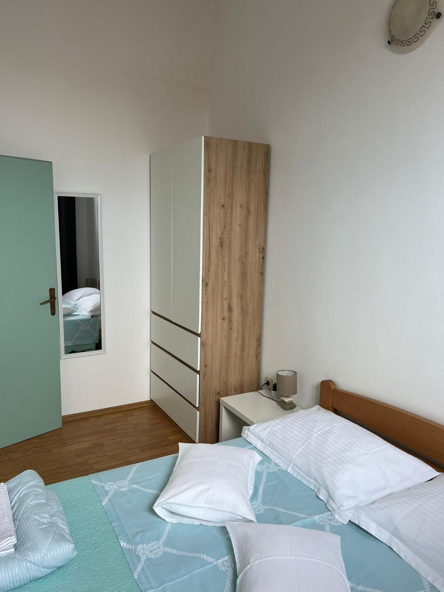 Apartments And Rooms Lorena 236 Rovinj Bagian luar foto