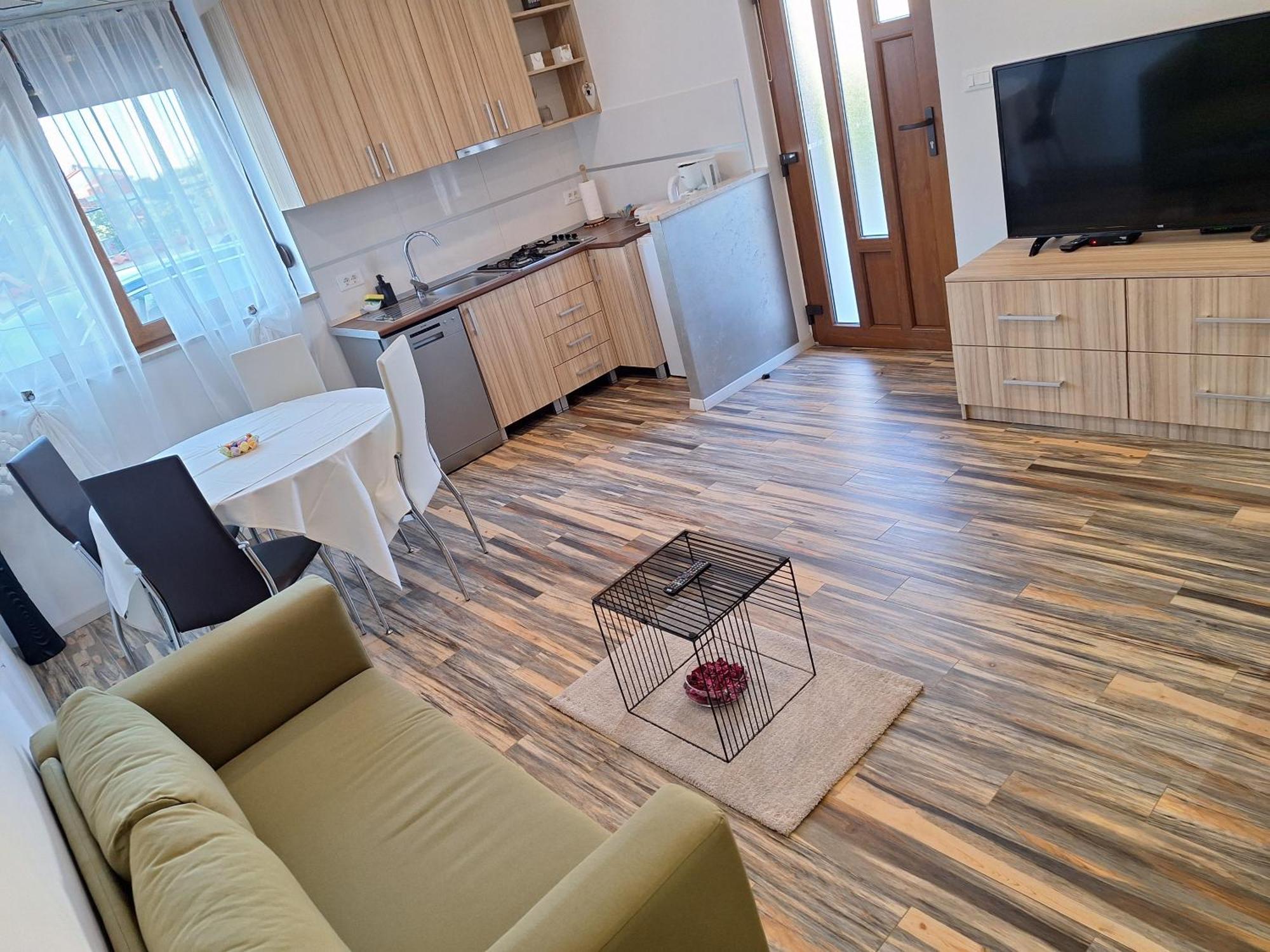 Apartments And Rooms Lorena 236 Rovinj Bagian luar foto