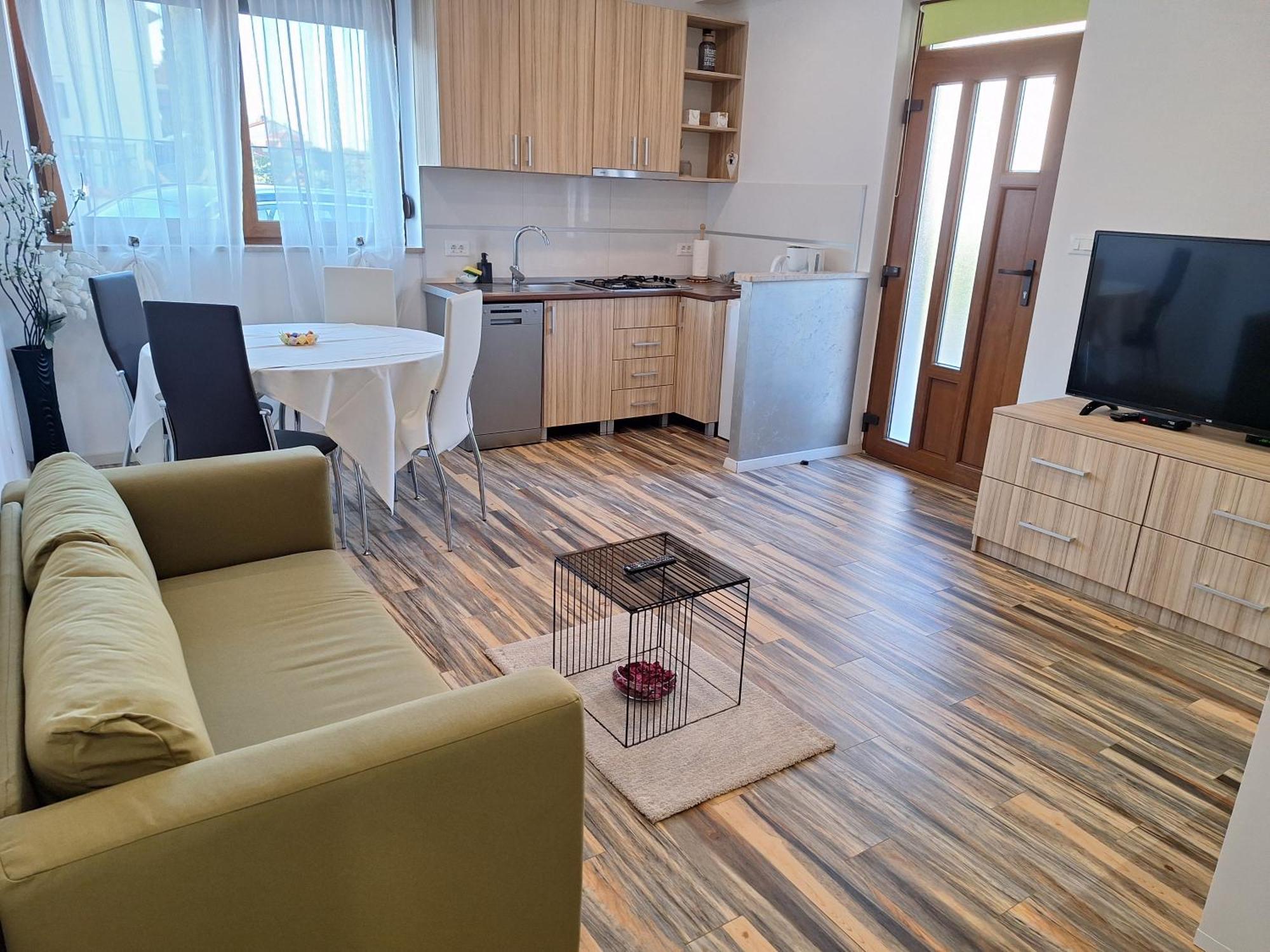Apartments And Rooms Lorena 236 Rovinj Bagian luar foto