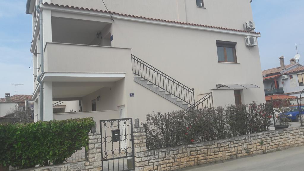 Apartments And Rooms Lorena 236 Rovinj Bagian luar foto