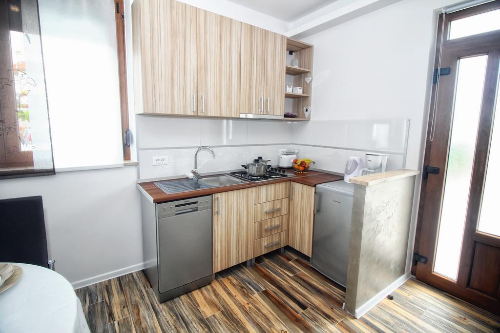 Apartments And Rooms Lorena 236 Rovinj Bagian luar foto