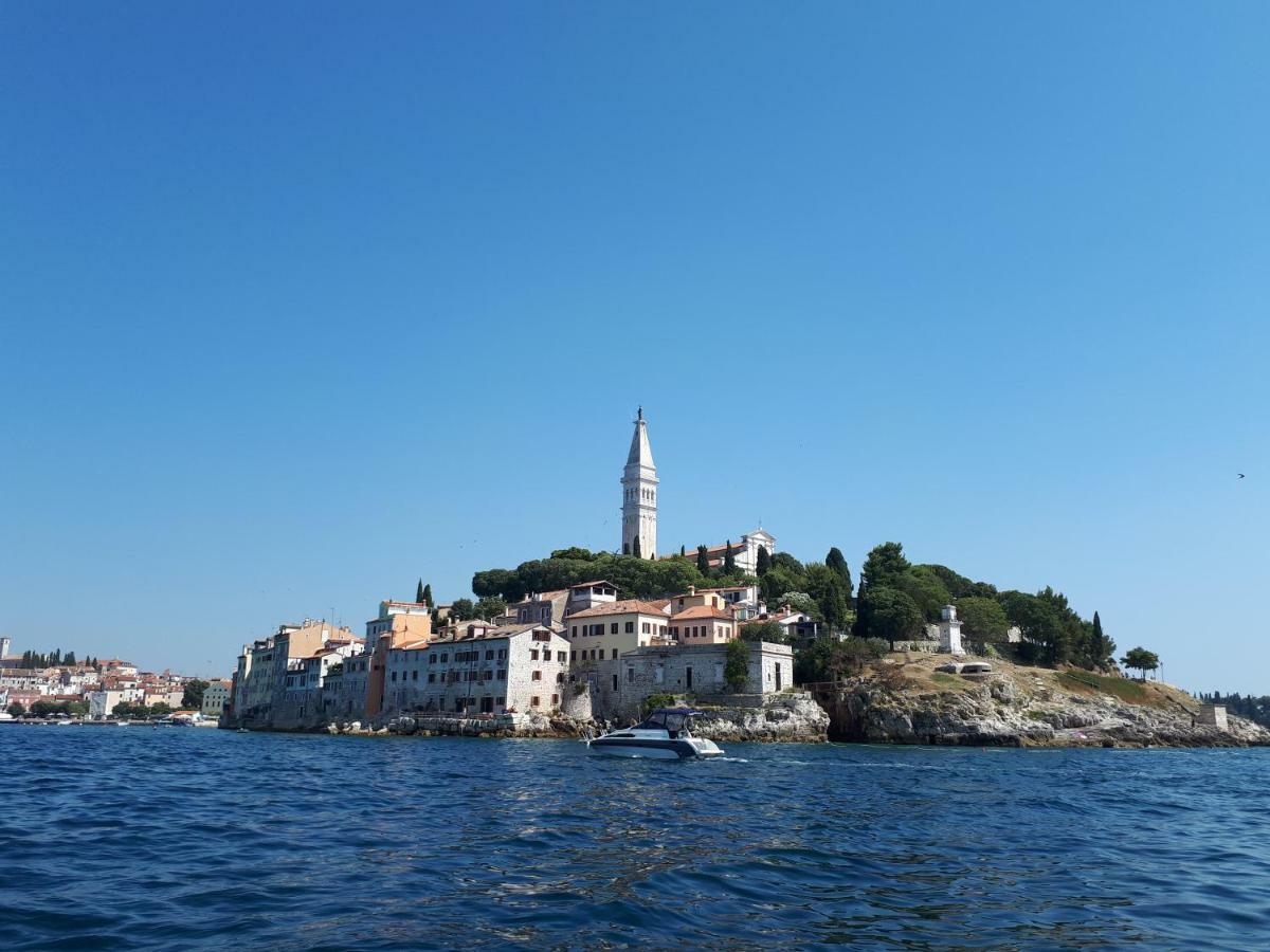 Apartments And Rooms Lorena 236 Rovinj Bagian luar foto