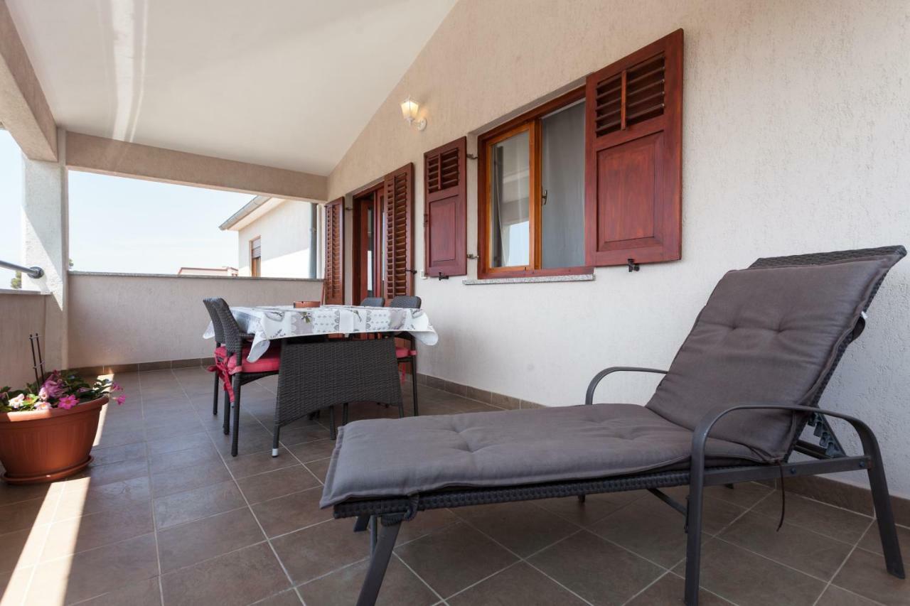 Apartments And Rooms Lorena 236 Rovinj Bagian luar foto