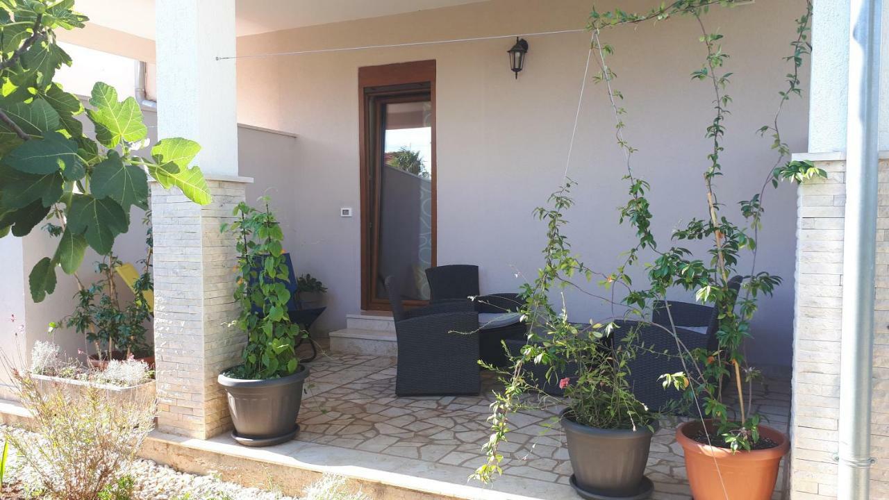 Apartments And Rooms Lorena 236 Rovinj Bagian luar foto